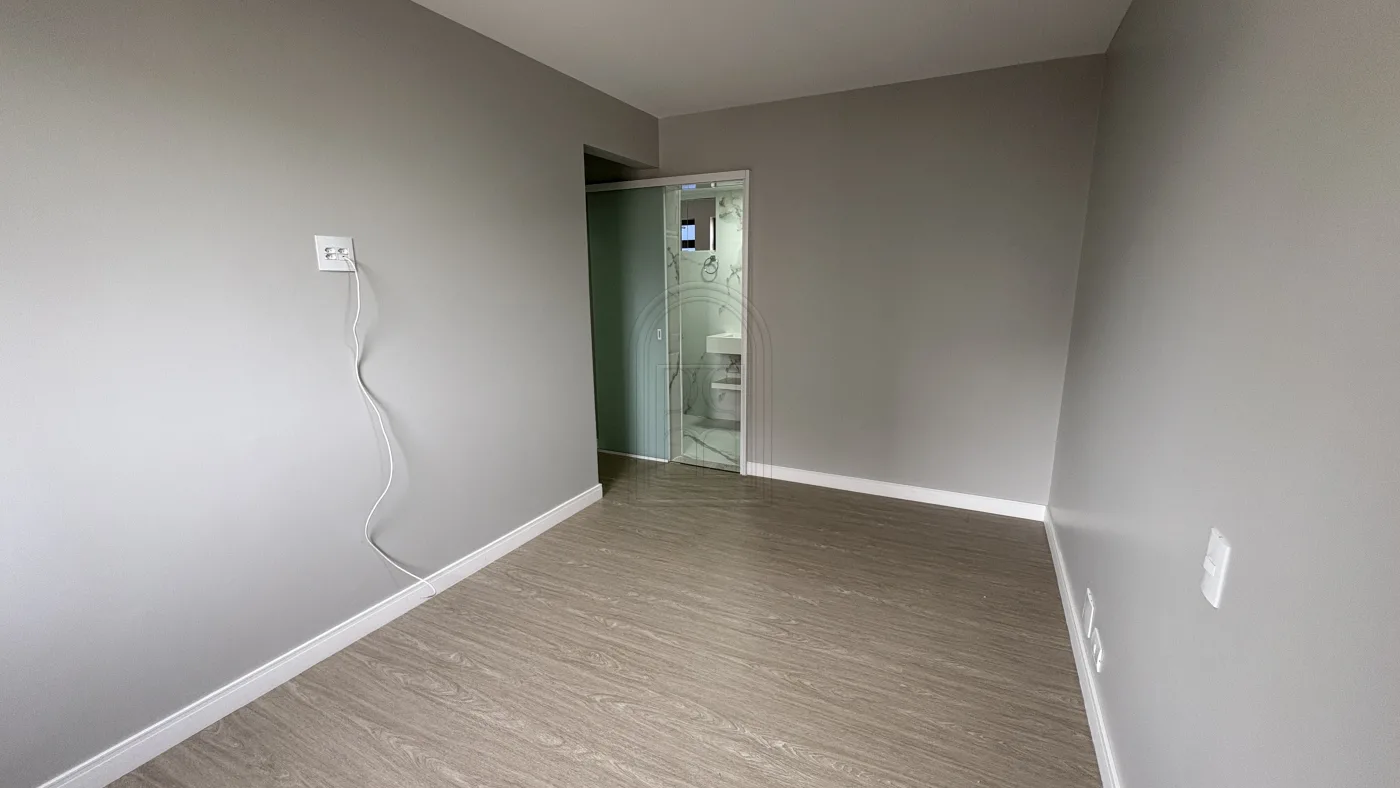 Comprar Apartamento / Padr&atilde;o em Londrina R$ 650.000,00 - Foto 14