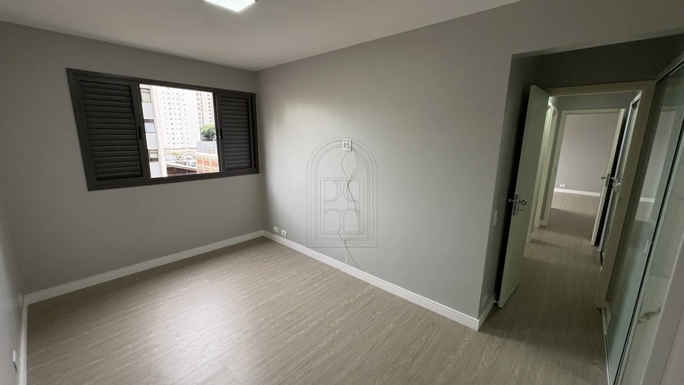 Comprar Apartamento / Padr&atilde;o em Londrina R$ 650.000,00 - Foto 16