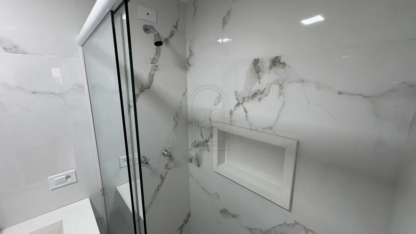 Comprar Apartamento / Padr&atilde;o em Londrina R$ 650.000,00 - Foto 18