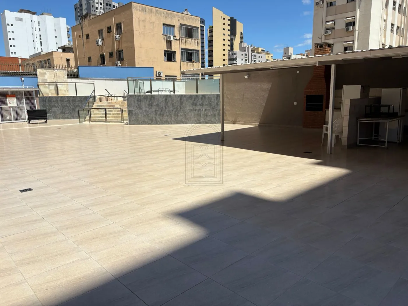 Comprar Apartamento / Padr&atilde;o em Londrina R$ 650.000,00 - Foto 28