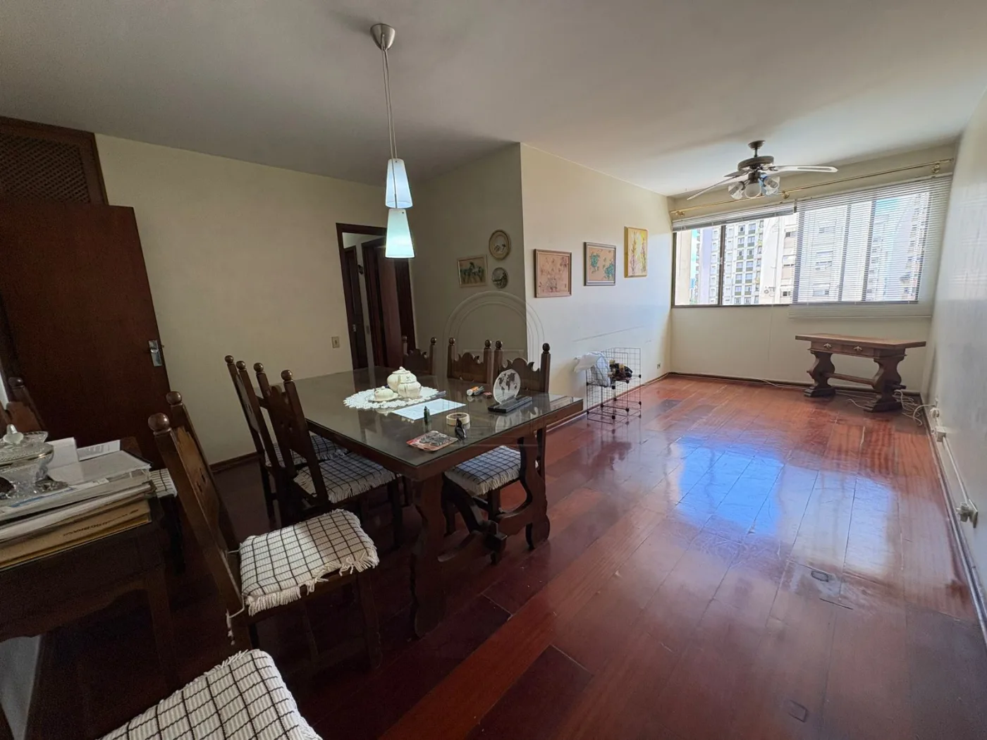 Comprar Apartamento / Padr&atilde;o em Londrina R$ 430.000,00 - Foto 2