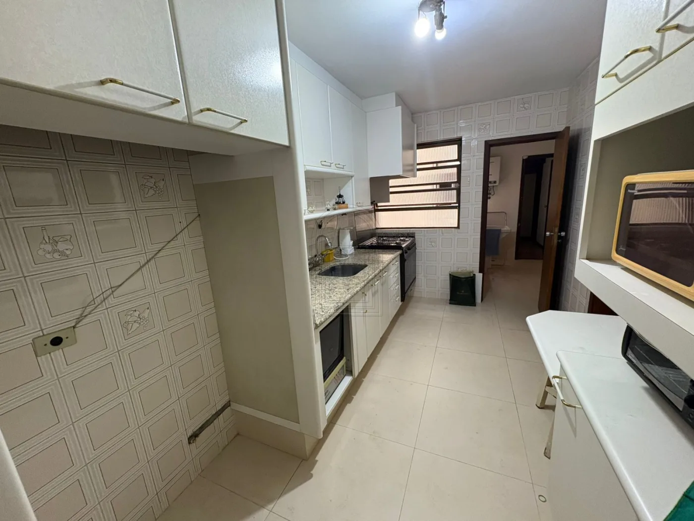 Comprar Apartamento / Padr&atilde;o em Londrina R$ 430.000,00 - Foto 6