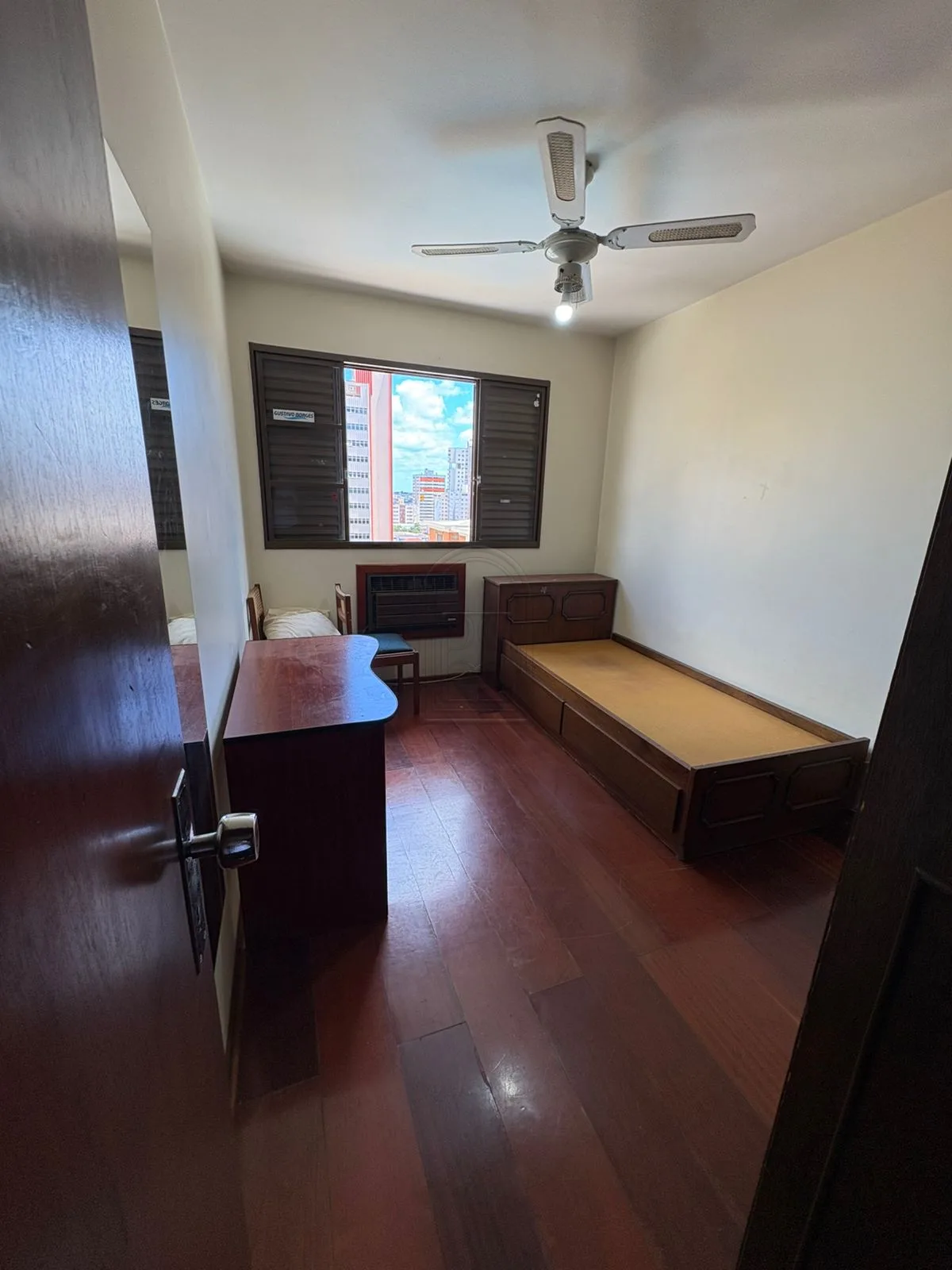 Comprar Apartamento / Padr&atilde;o em Londrina R$ 430.000,00 - Foto 9