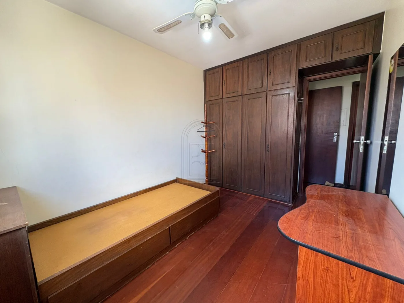 Comprar Apartamento / Padr&atilde;o em Londrina R$ 430.000,00 - Foto 10