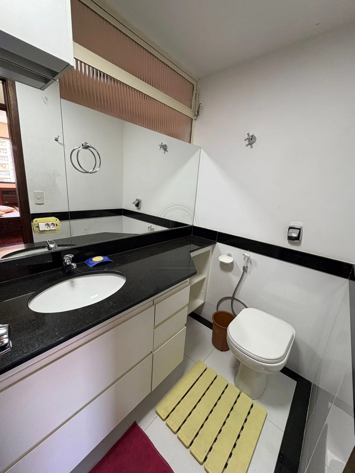 Comprar Apartamento / Padr&atilde;o em Londrina R$ 430.000,00 - Foto 11