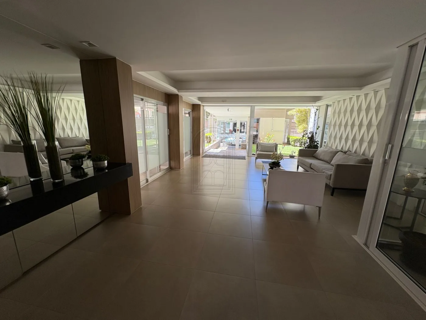 Comprar Apartamento / Padr&atilde;o em Londrina R$ 430.000,00 - Foto 27