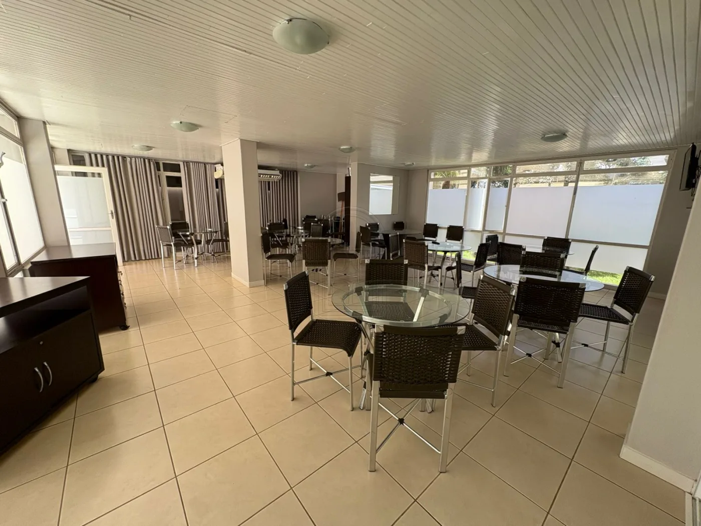 Comprar Apartamento / Padr&atilde;o em Londrina R$ 430.000,00 - Foto 30