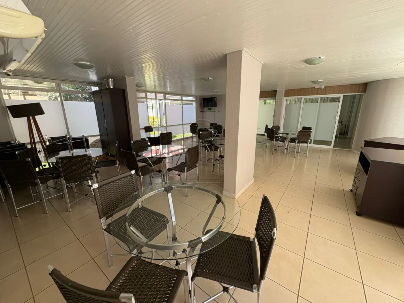 Comprar Apartamento / Padr&atilde;o em Londrina R$ 430.000,00 - Foto 31