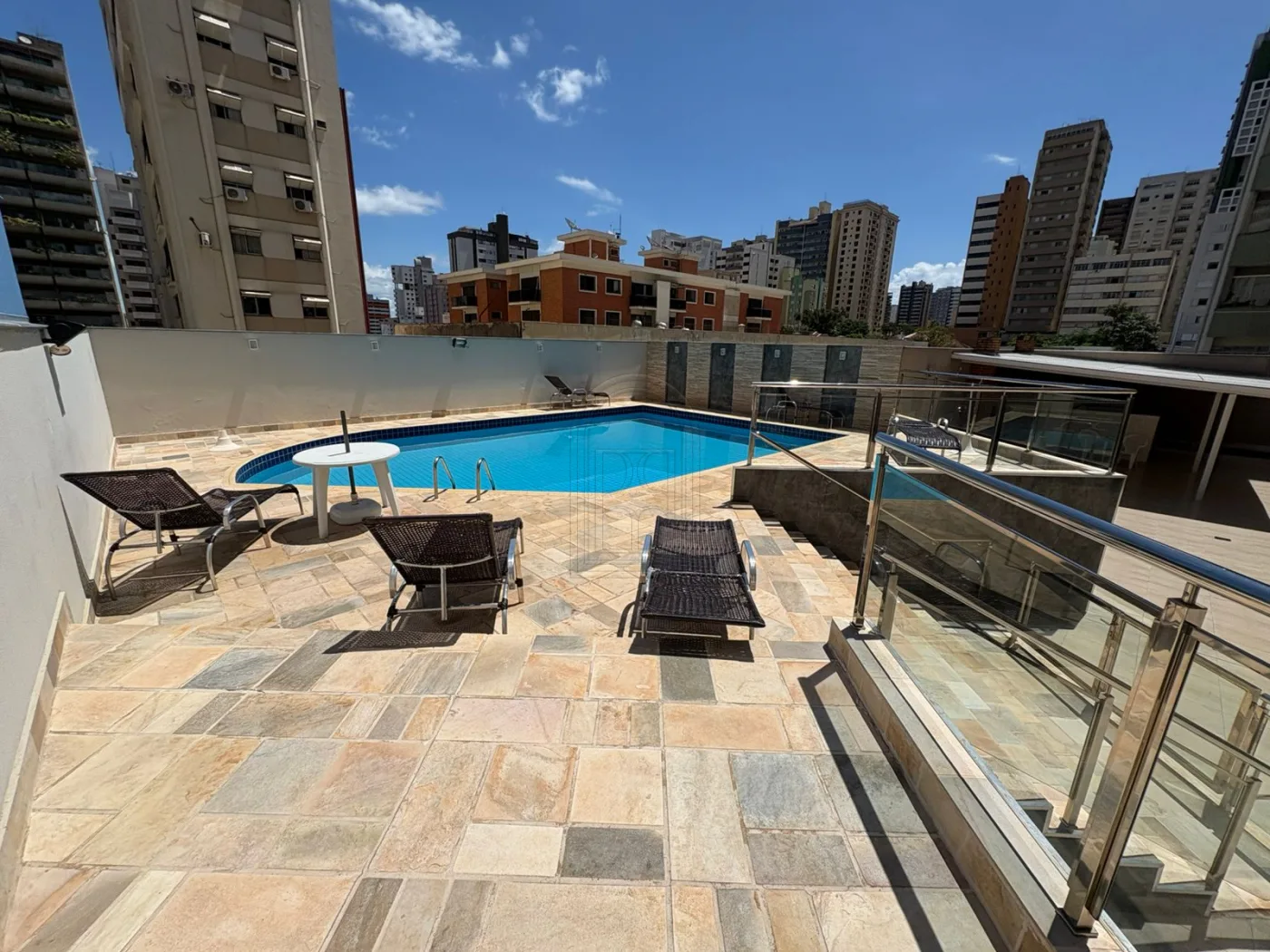 Comprar Apartamento / Padr&atilde;o em Londrina R$ 430.000,00 - Foto 34