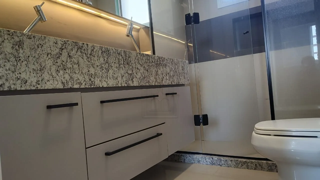 Comprar Apartamento / Padr&atilde;o em Londrina R$ 890.000,00 - Foto 11