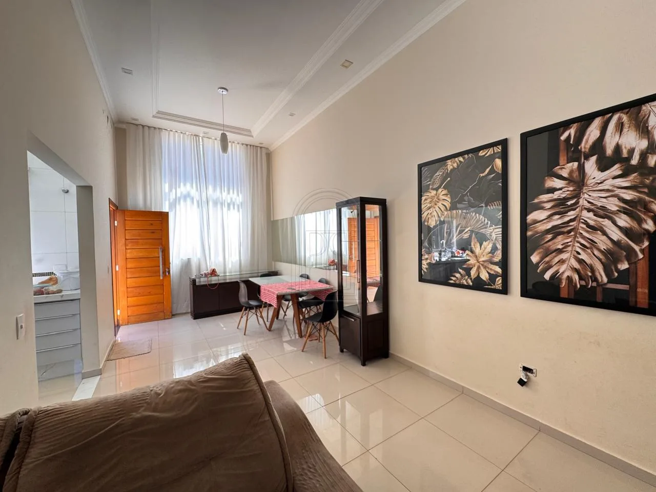 Comprar Casa / Padr&atilde;o em Londrina R$ 700.000,00 - Foto 2