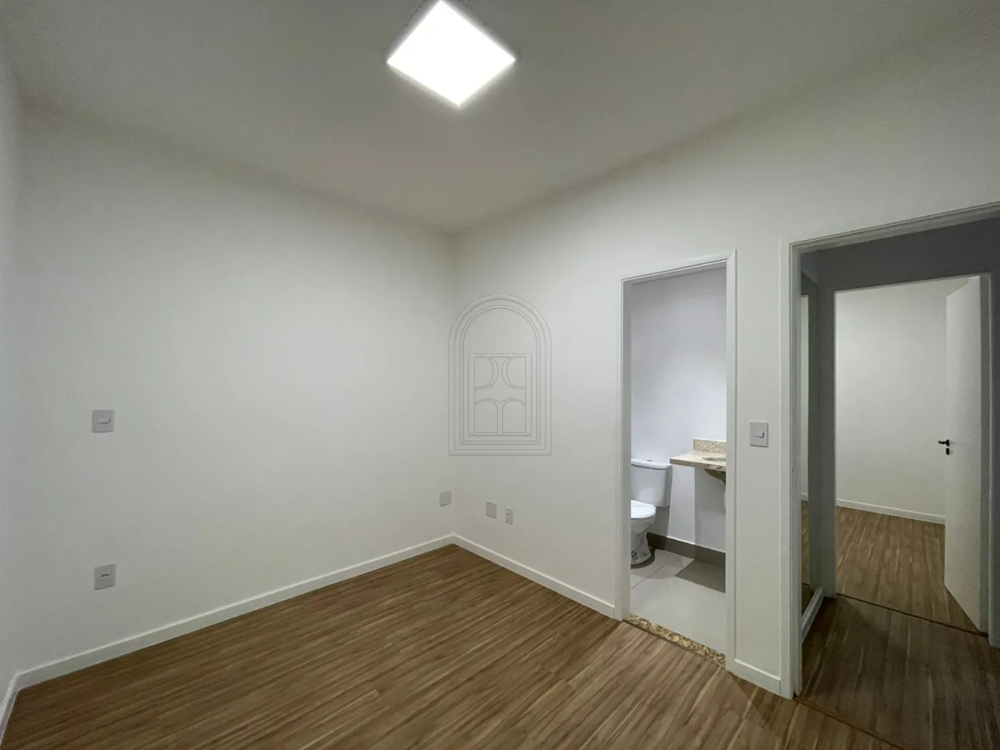Comprar Apartamento / Padr&atilde;o em Londrina R$ 360.000,00 - Foto 4