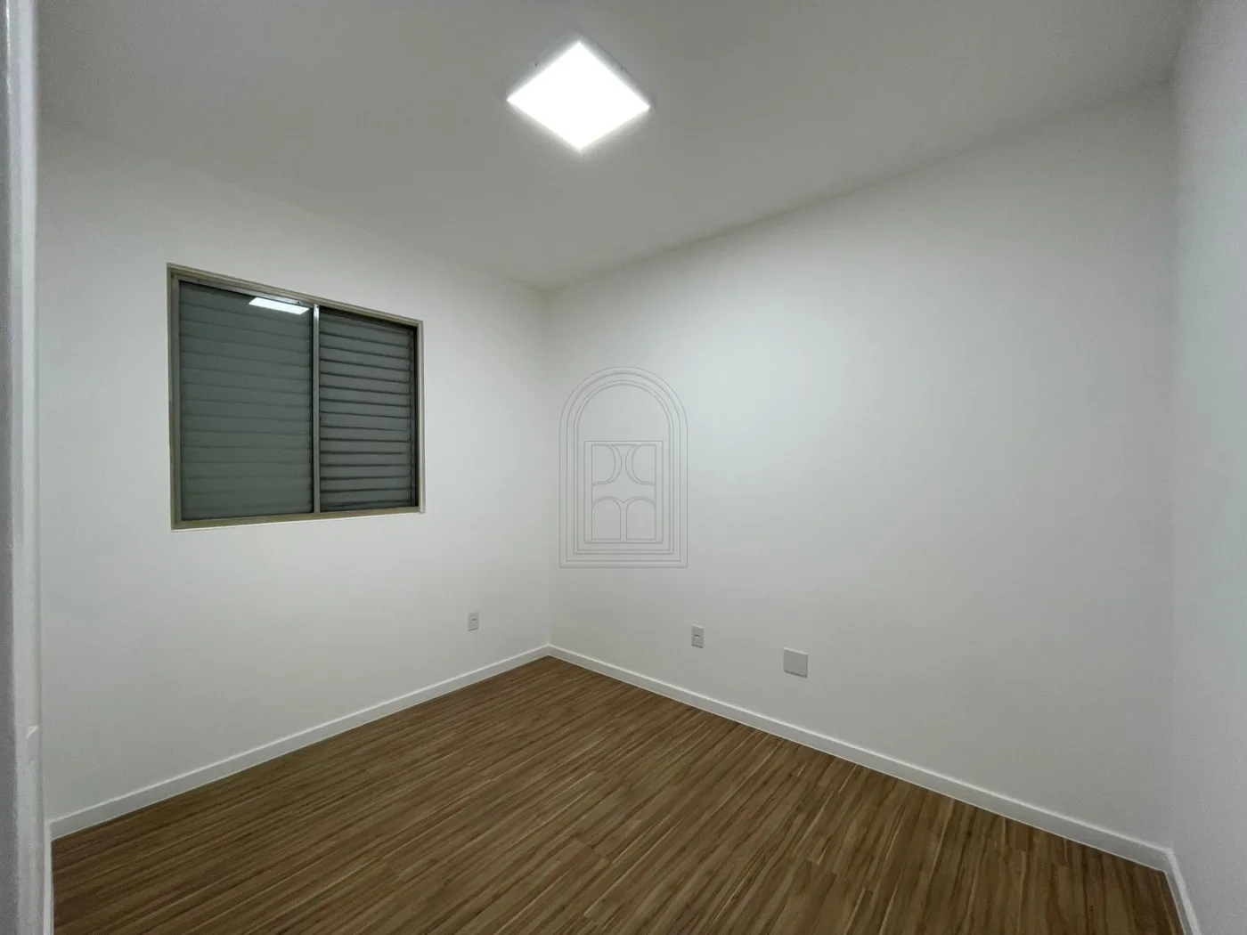 Comprar Apartamento / Padr&atilde;o em Londrina R$ 360.000,00 - Foto 5