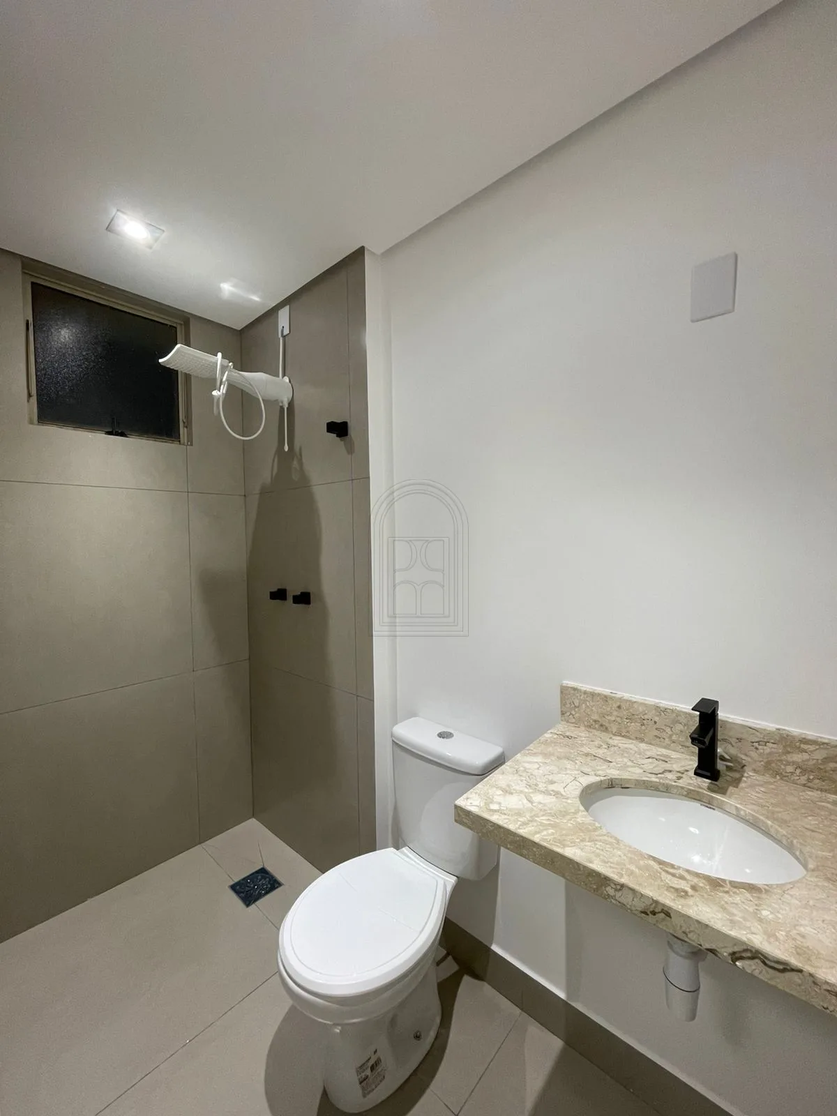 Comprar Apartamento / Padr&atilde;o em Londrina R$ 360.000,00 - Foto 6