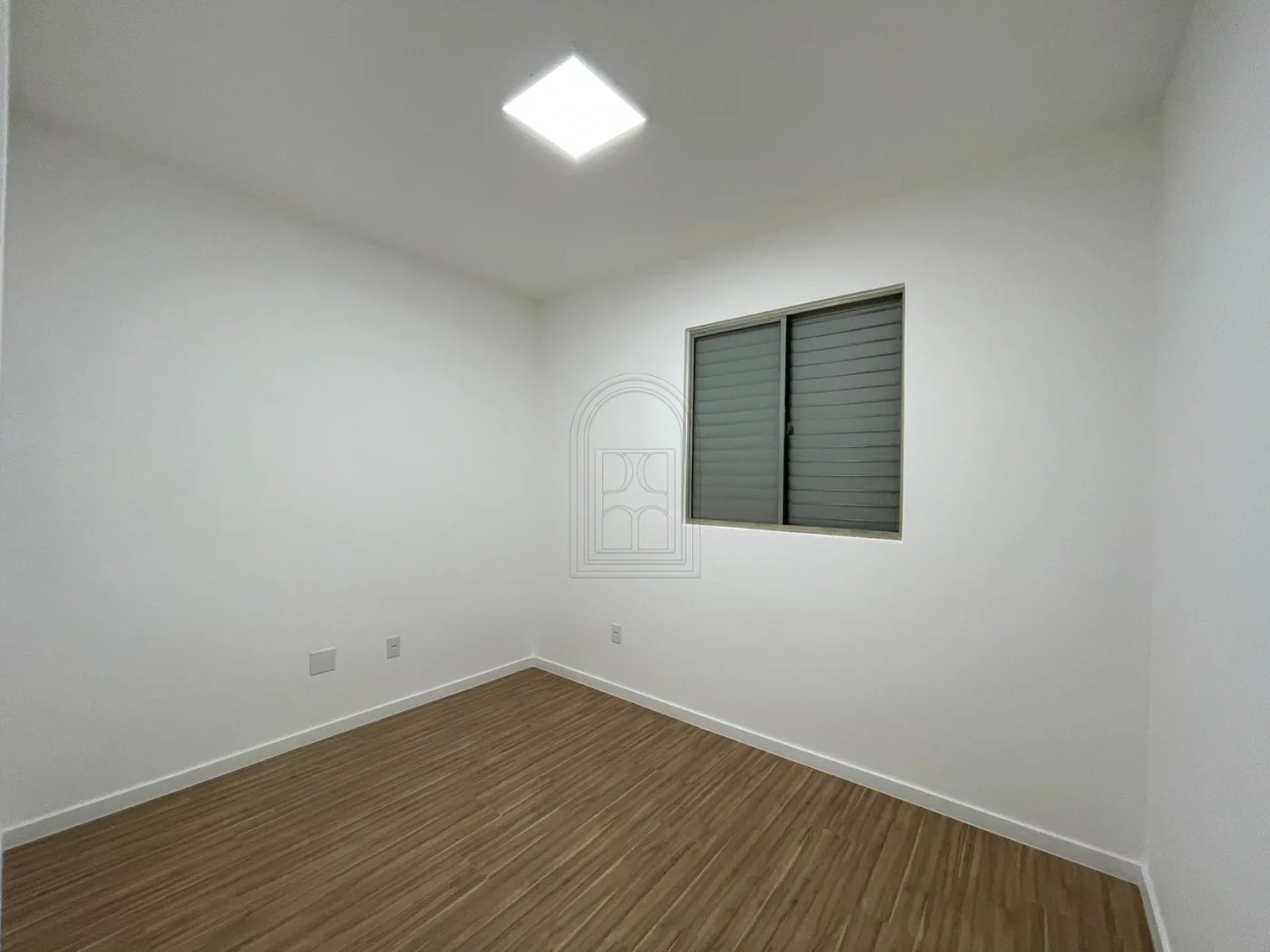 Comprar Apartamento / Padr&atilde;o em Londrina R$ 360.000,00 - Foto 7
