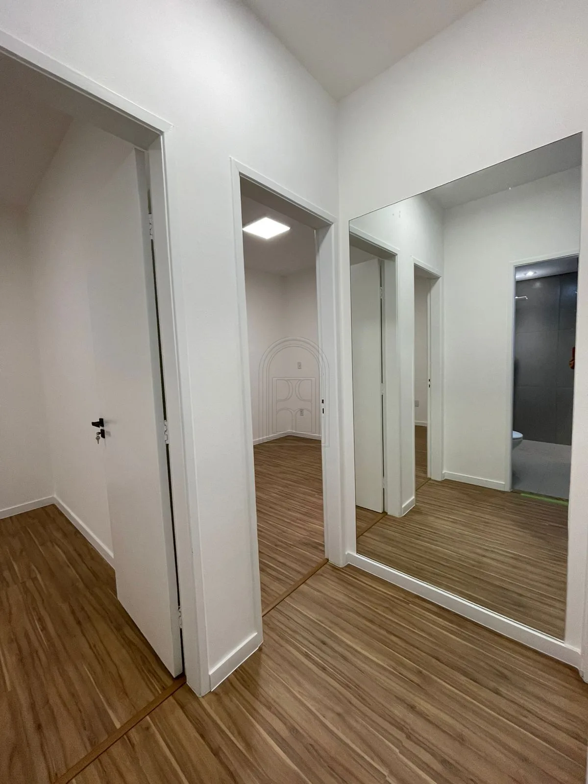 Comprar Apartamento / Padr&atilde;o em Londrina R$ 360.000,00 - Foto 9