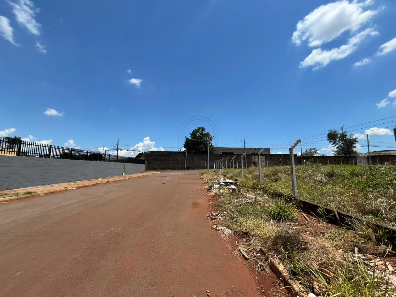 Comprar Terreno / Padr&atilde;o em Londrina R$ 830.000,00 - Foto 2