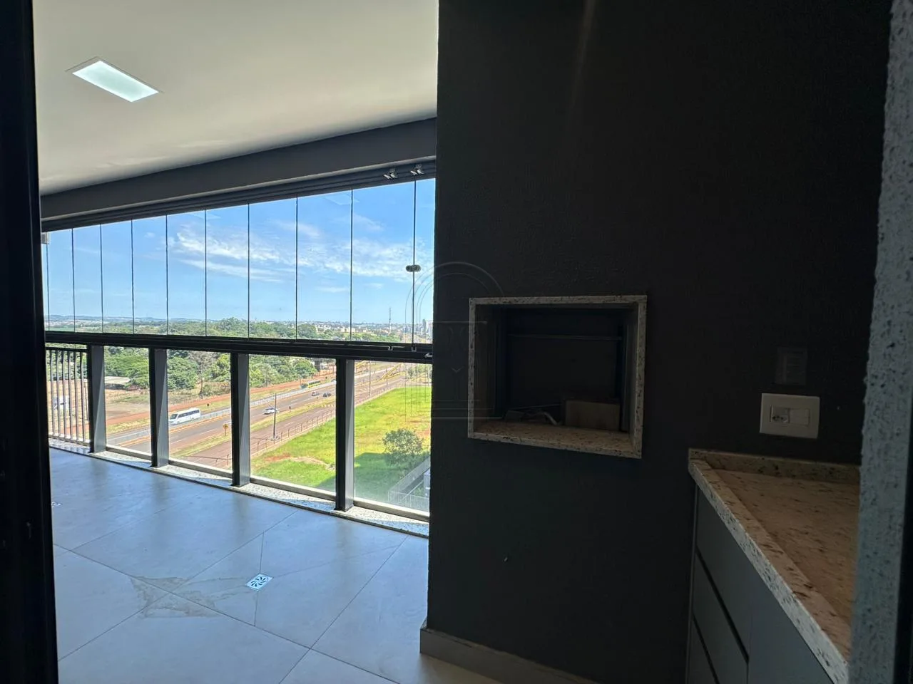 Comprar Apartamento / Padr&atilde;o em Londrina - Foto 7