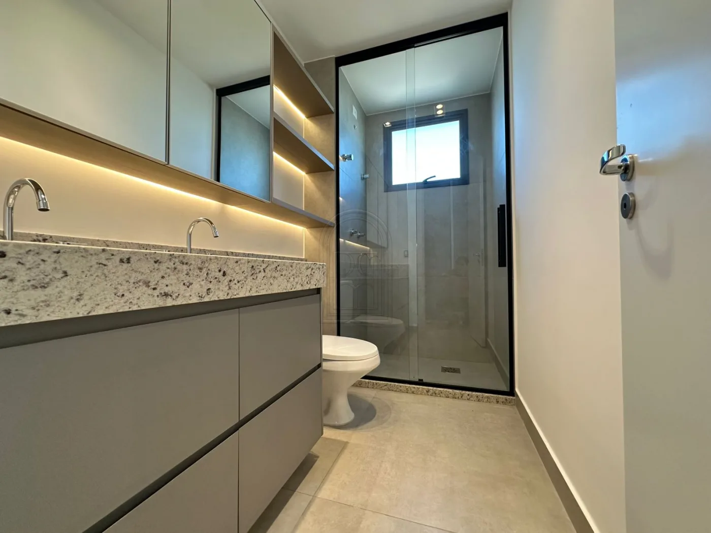 Comprar Apartamento / Padr&atilde;o em Londrina - Foto 16