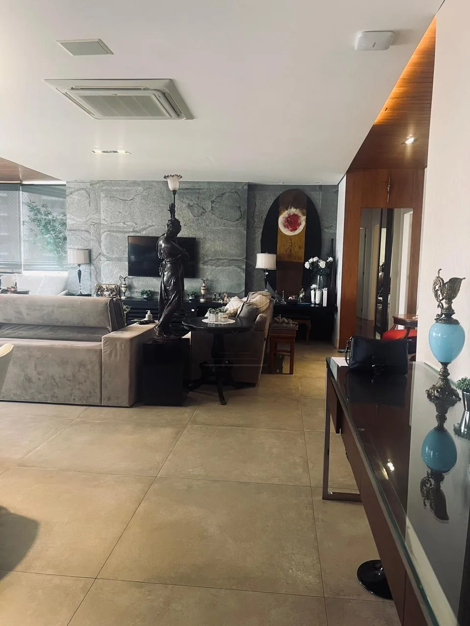 Comprar Apartamento / Padr&atilde;o em Londrina R$ 2.850.000,00 - Foto 2