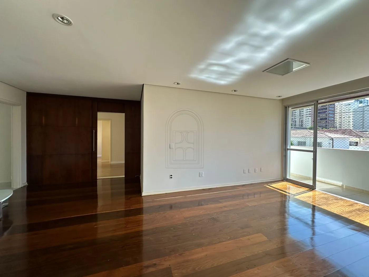 Comprar Apartamento / Padr&atilde;o em Londrina R$ 650.000,00 - Foto 5