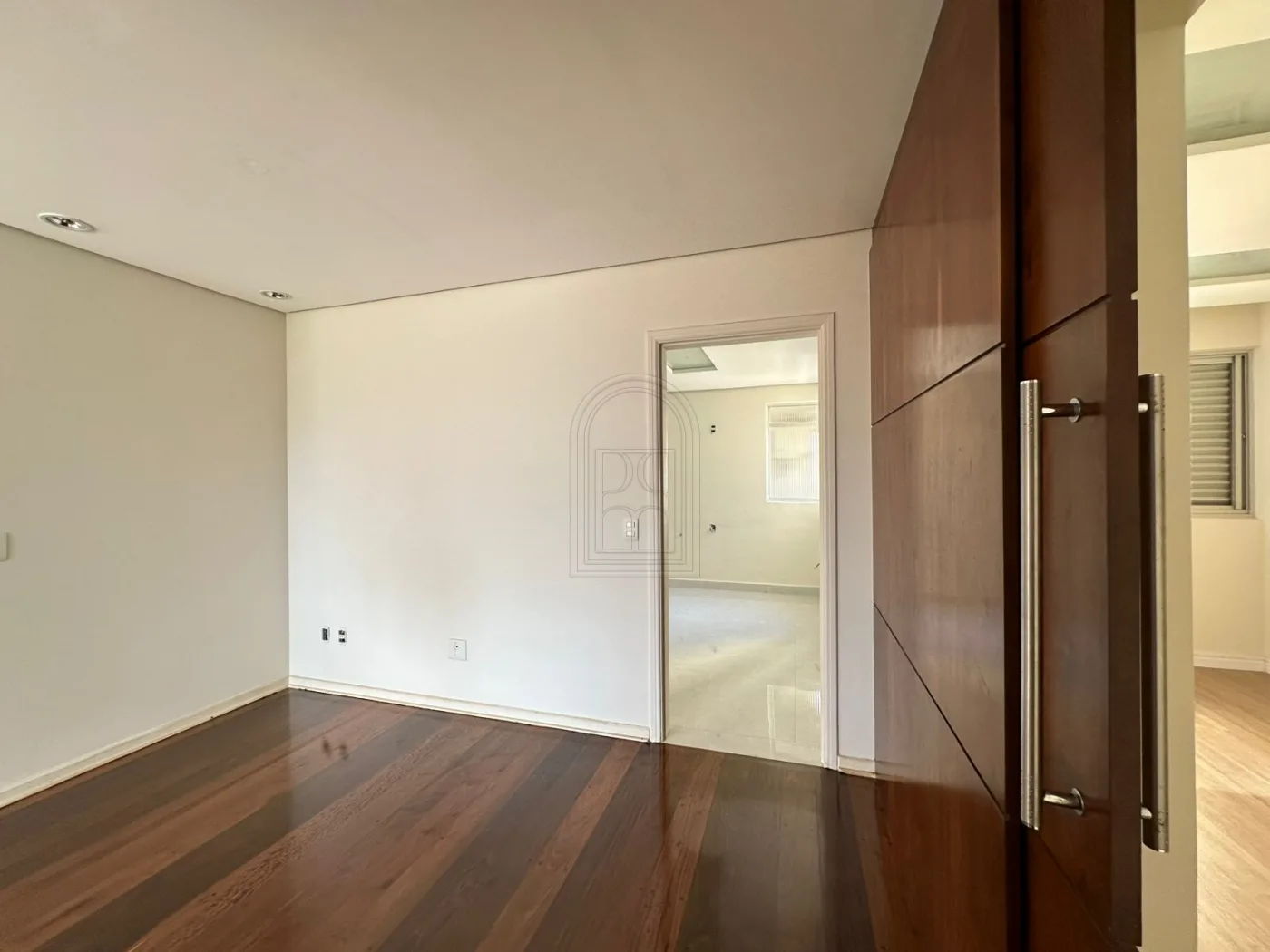Comprar Apartamento / Padr&atilde;o em Londrina R$ 650.000,00 - Foto 6