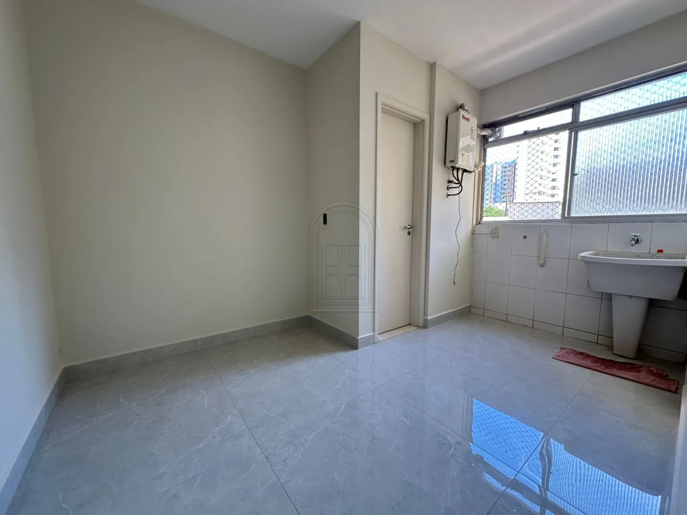 Comprar Apartamento / Padr&atilde;o em Londrina R$ 650.000,00 - Foto 9