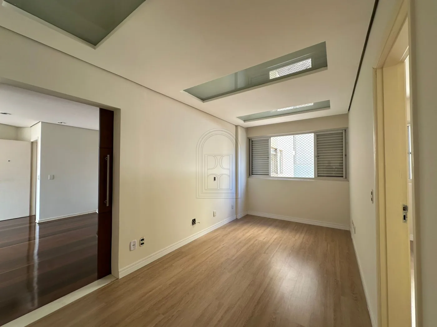 Comprar Apartamento / Padr&atilde;o em Londrina R$ 650.000,00 - Foto 11