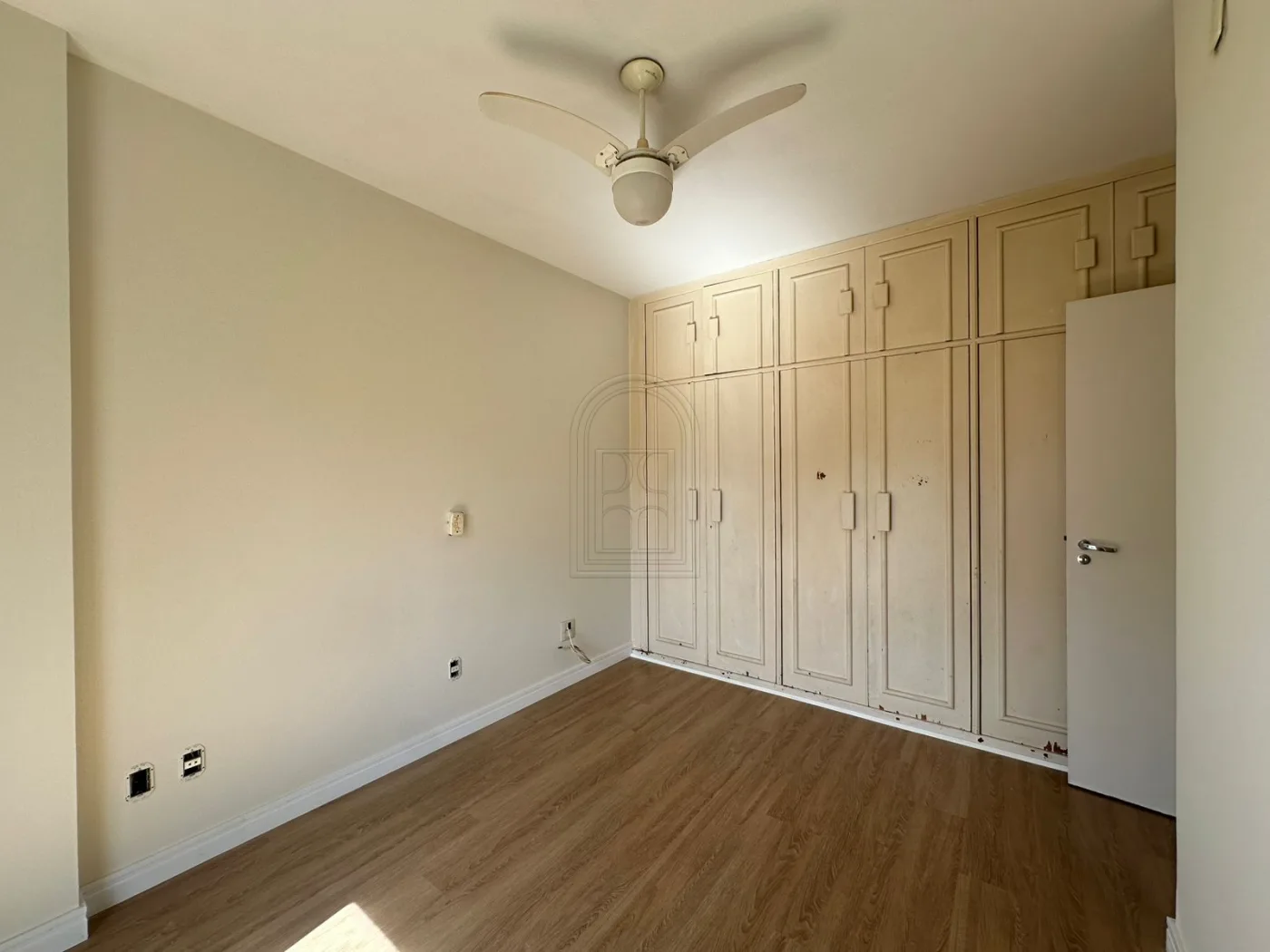 Comprar Apartamento / Padr&atilde;o em Londrina R$ 650.000,00 - Foto 12