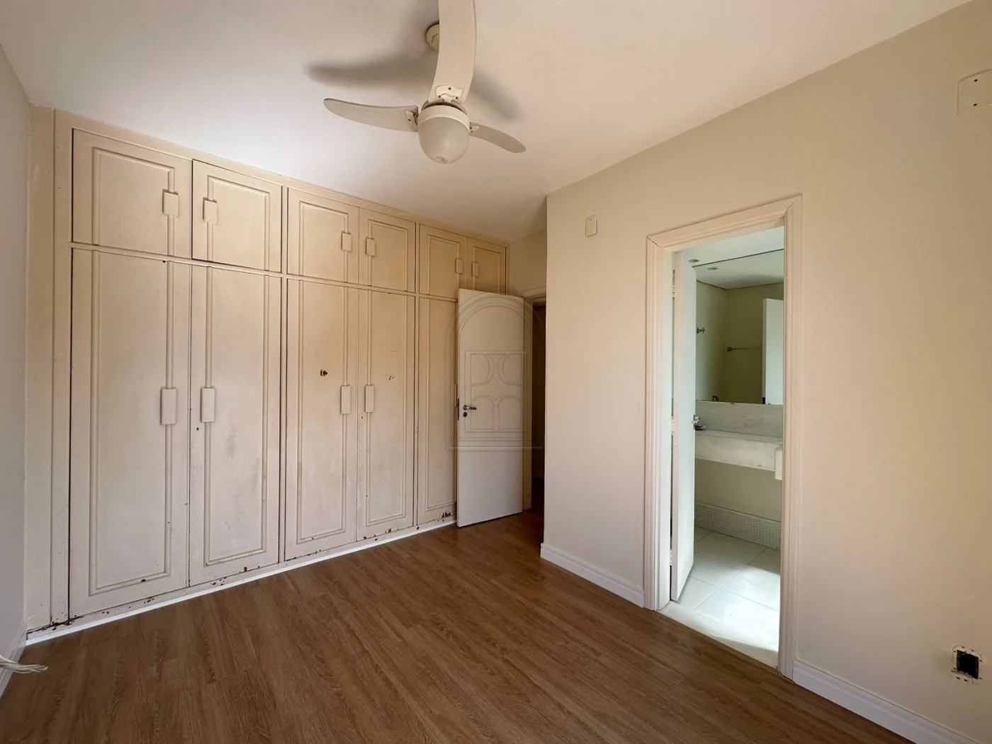 Comprar Apartamento / Padr&atilde;o em Londrina R$ 650.000,00 - Foto 13