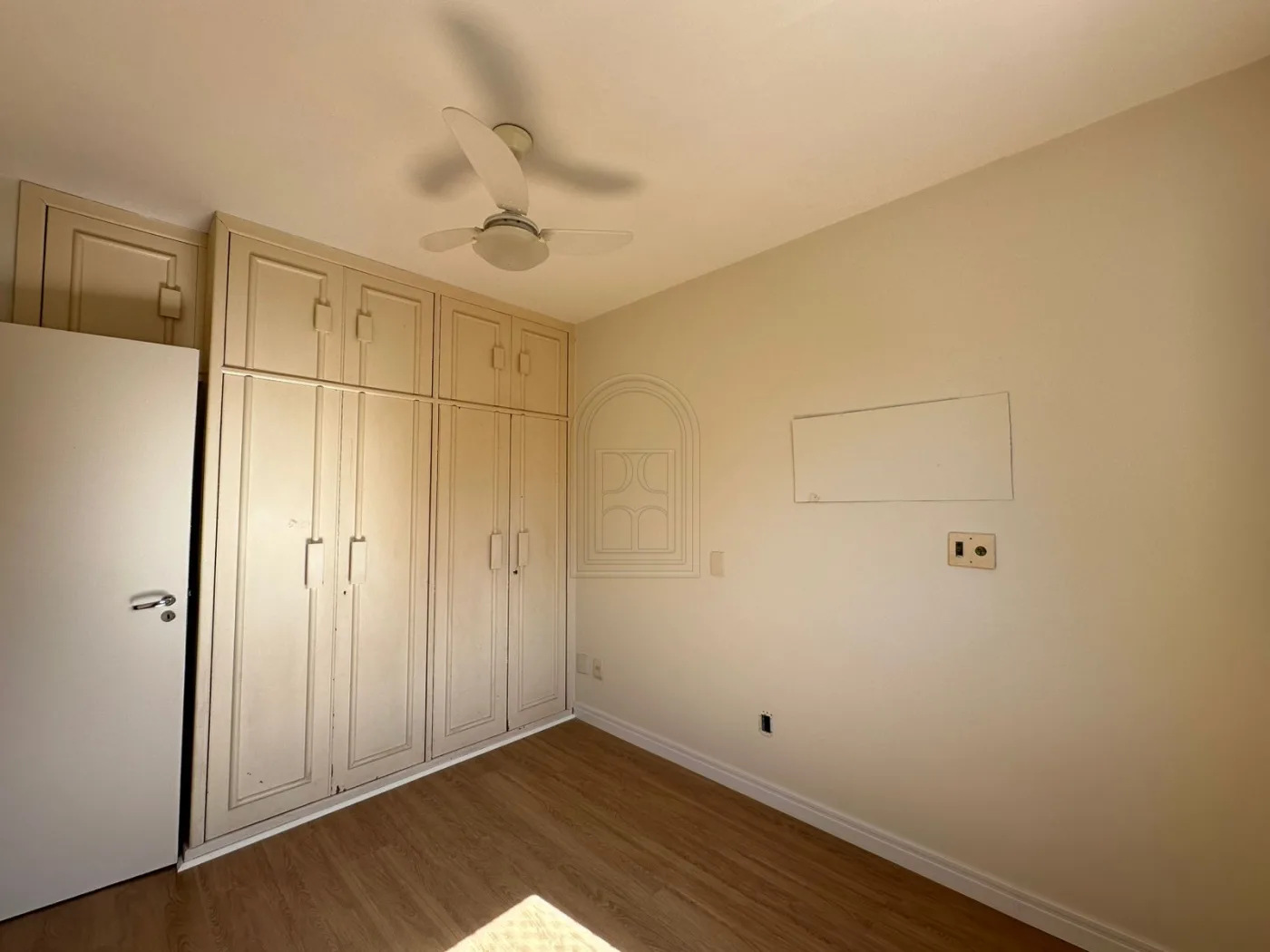 Comprar Apartamento / Padr&atilde;o em Londrina R$ 650.000,00 - Foto 14