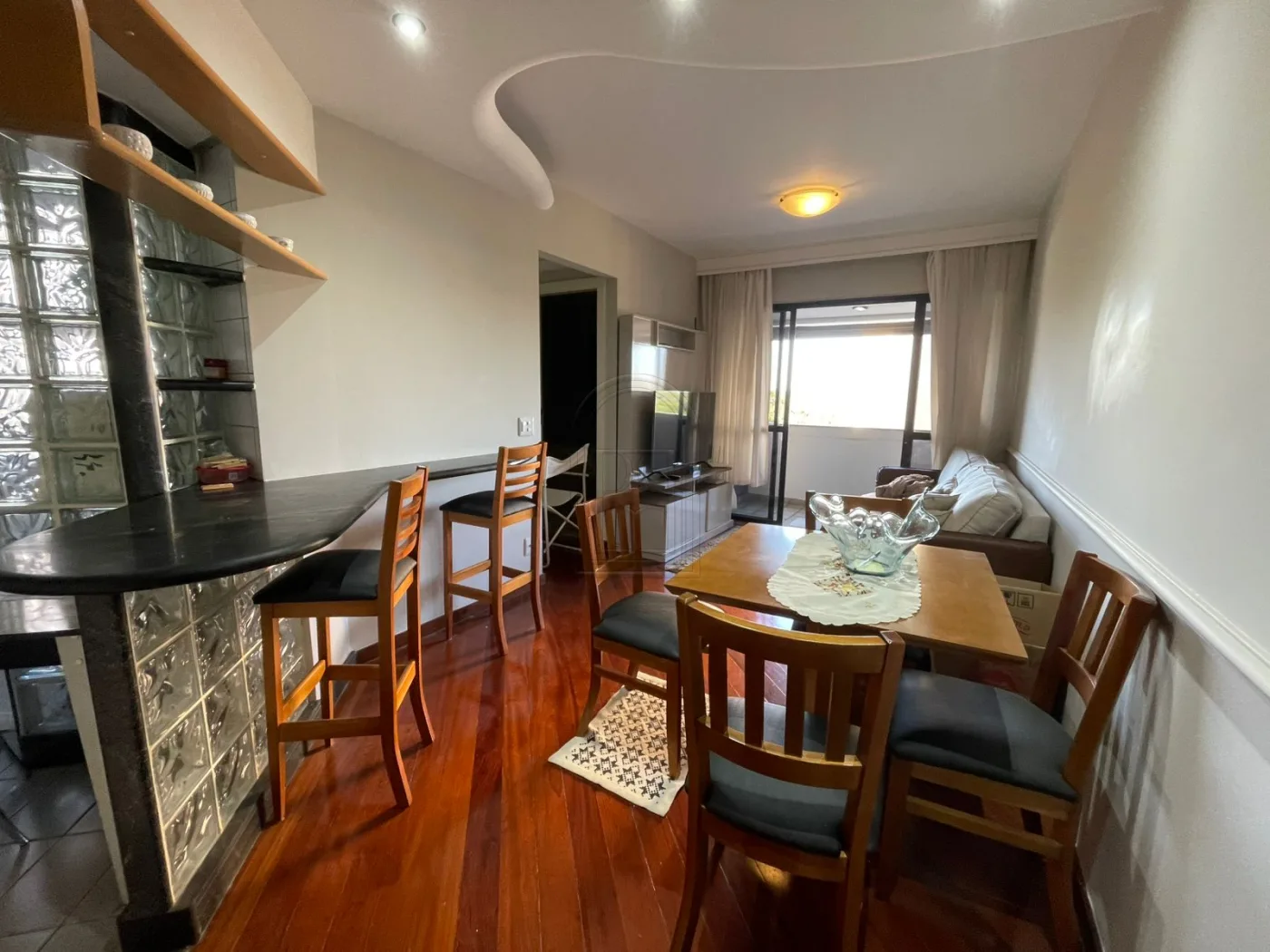 Comprar Apartamento / Padr&atilde;o em Londrina R$ 270.000,00 - Foto 2