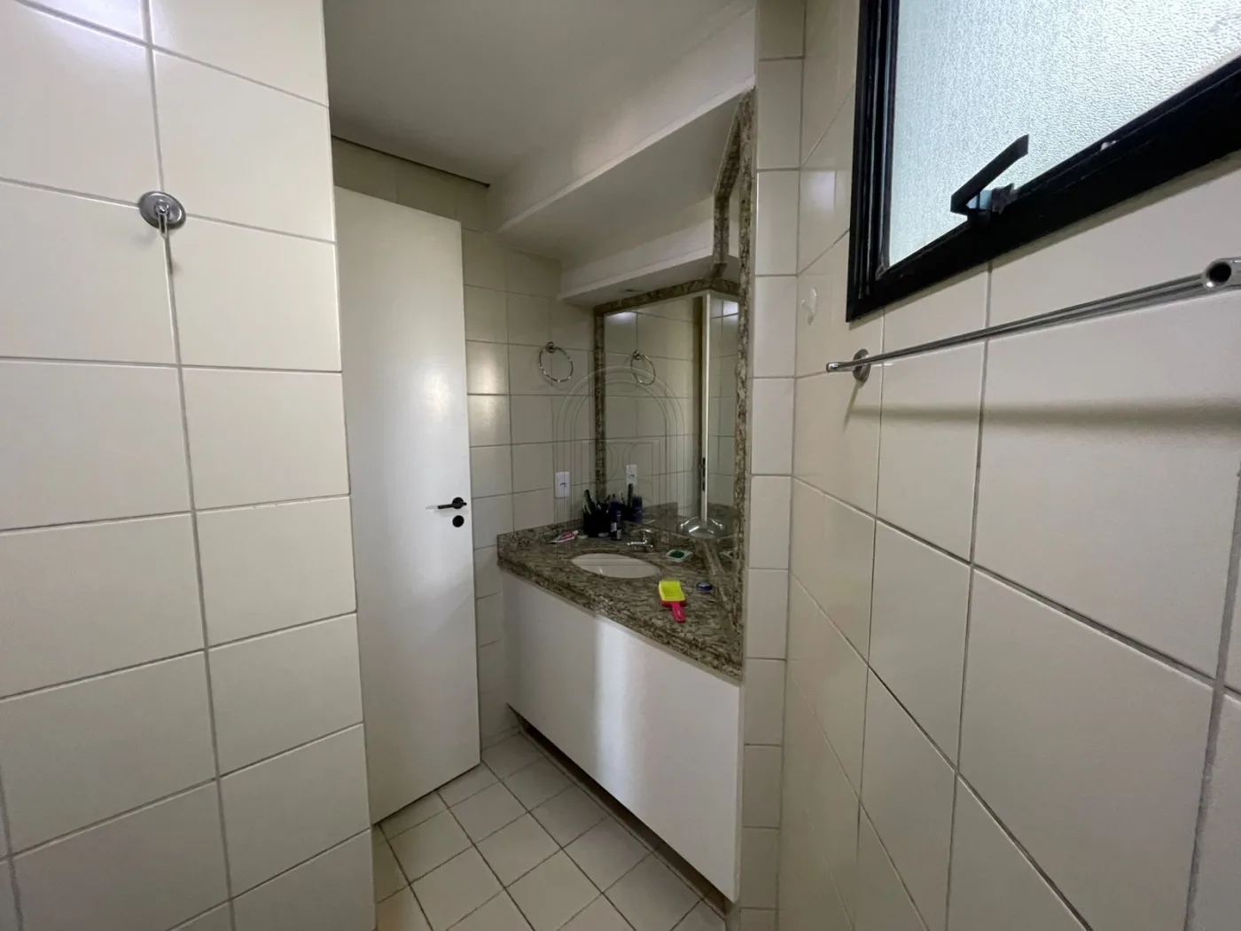 Comprar Apartamento / Padr&atilde;o em Londrina R$ 270.000,00 - Foto 7