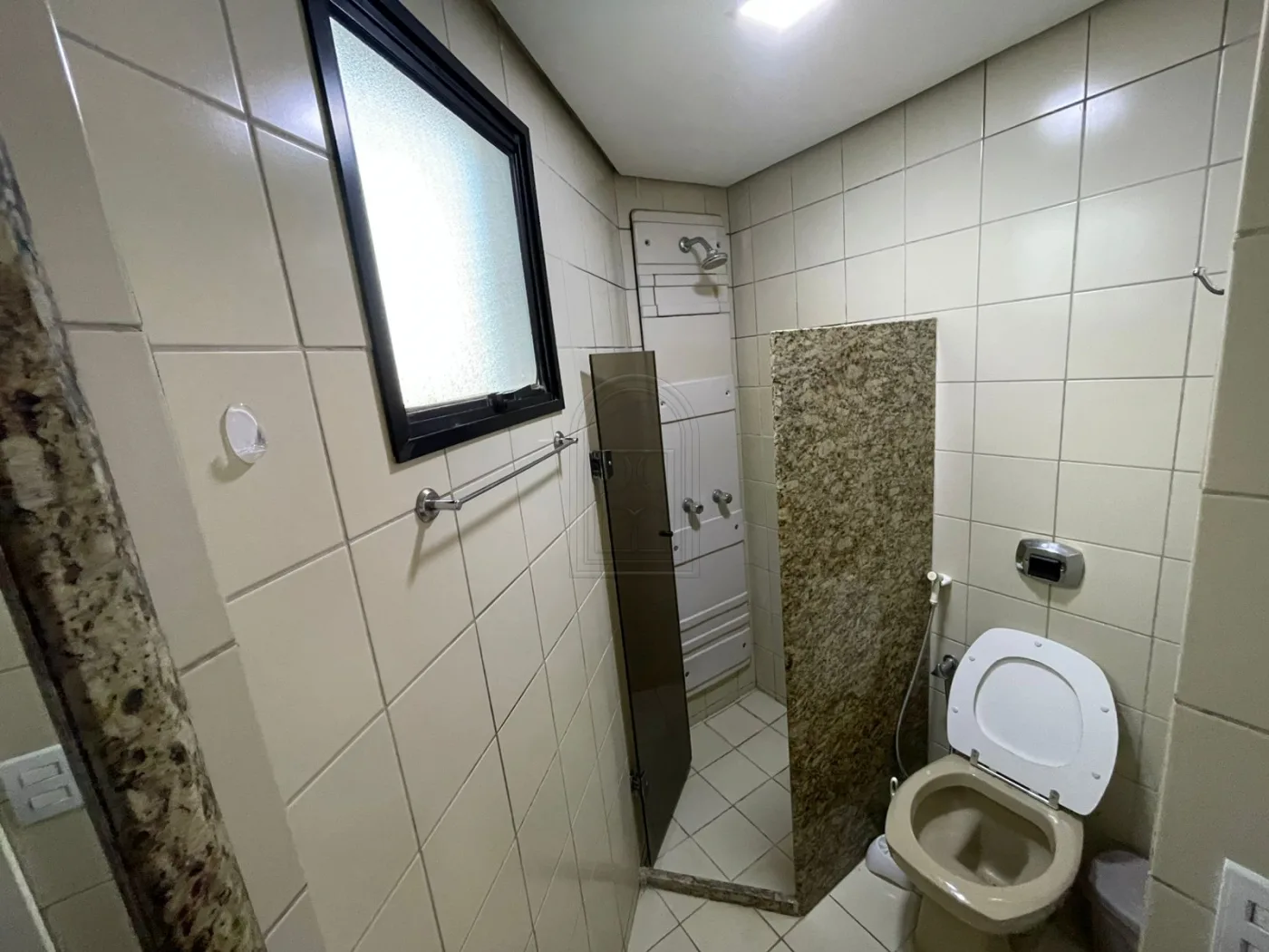 Comprar Apartamento / Padr&atilde;o em Londrina R$ 270.000,00 - Foto 9