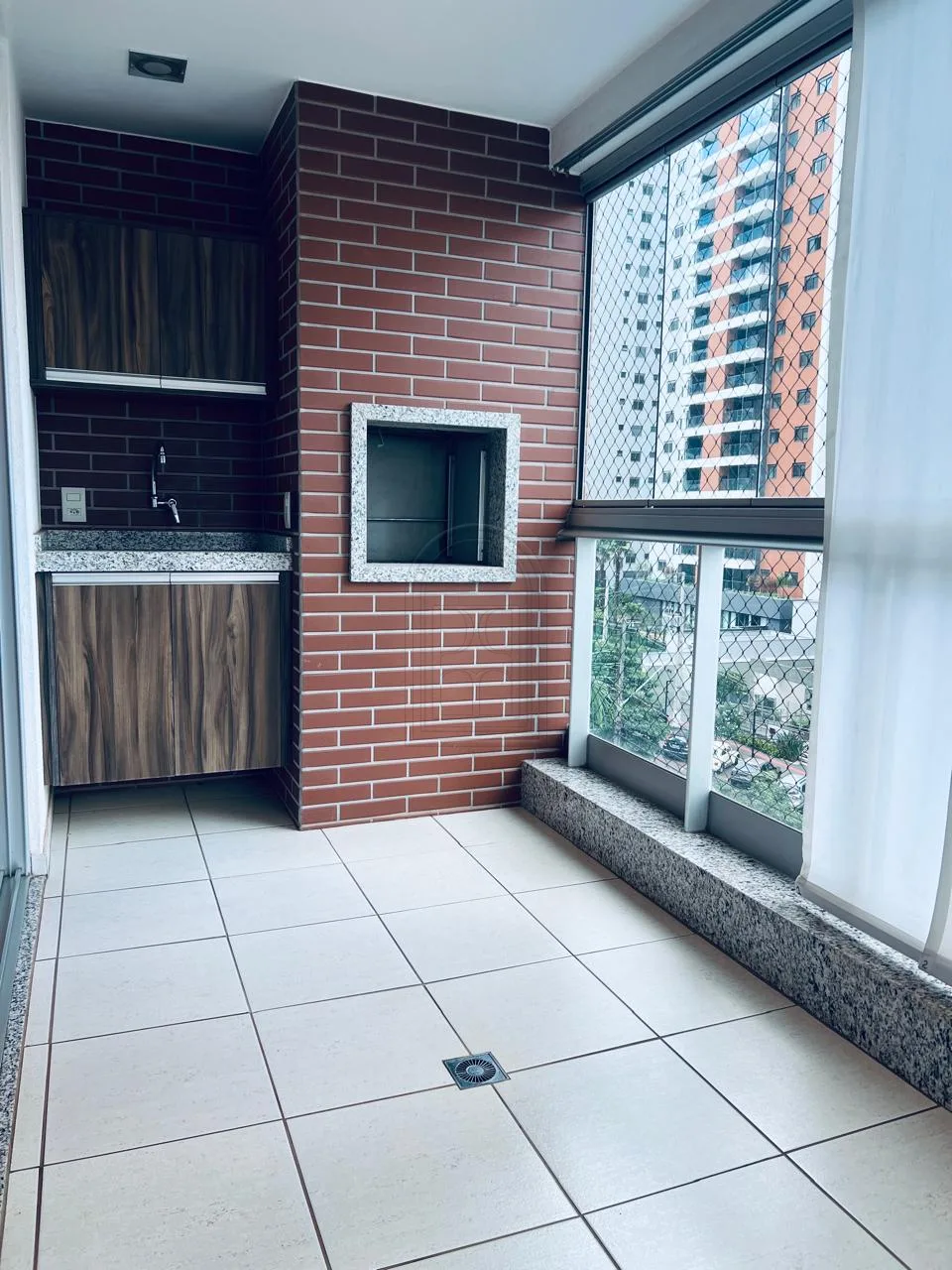 Comprar Apartamento / Padr&atilde;o em Londrina R$ 850.000,00 - Foto 4