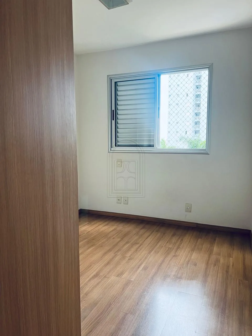 Comprar Apartamento / Padr&atilde;o em Londrina R$ 850.000,00 - Foto 8