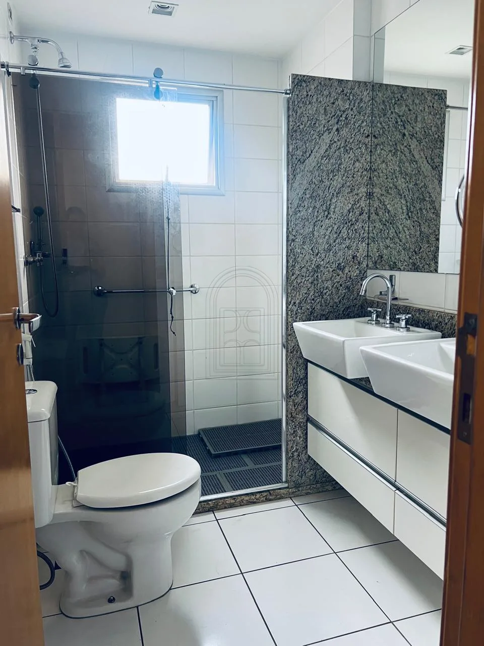 Comprar Apartamento / Padr&atilde;o em Londrina R$ 850.000,00 - Foto 12
