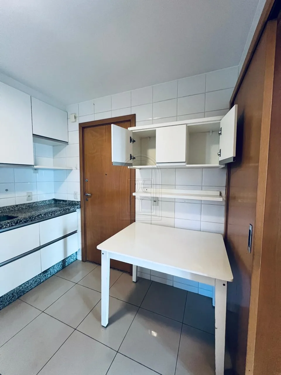 Comprar Apartamento / Padr&atilde;o em Londrina R$ 850.000,00 - Foto 19