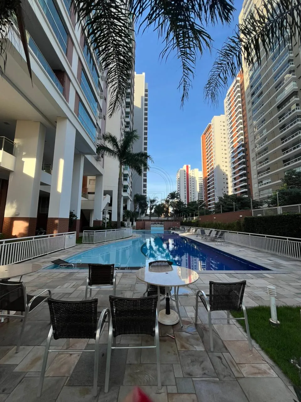 Comprar Apartamento / Padr&atilde;o em Londrina R$ 850.000,00 - Foto 28