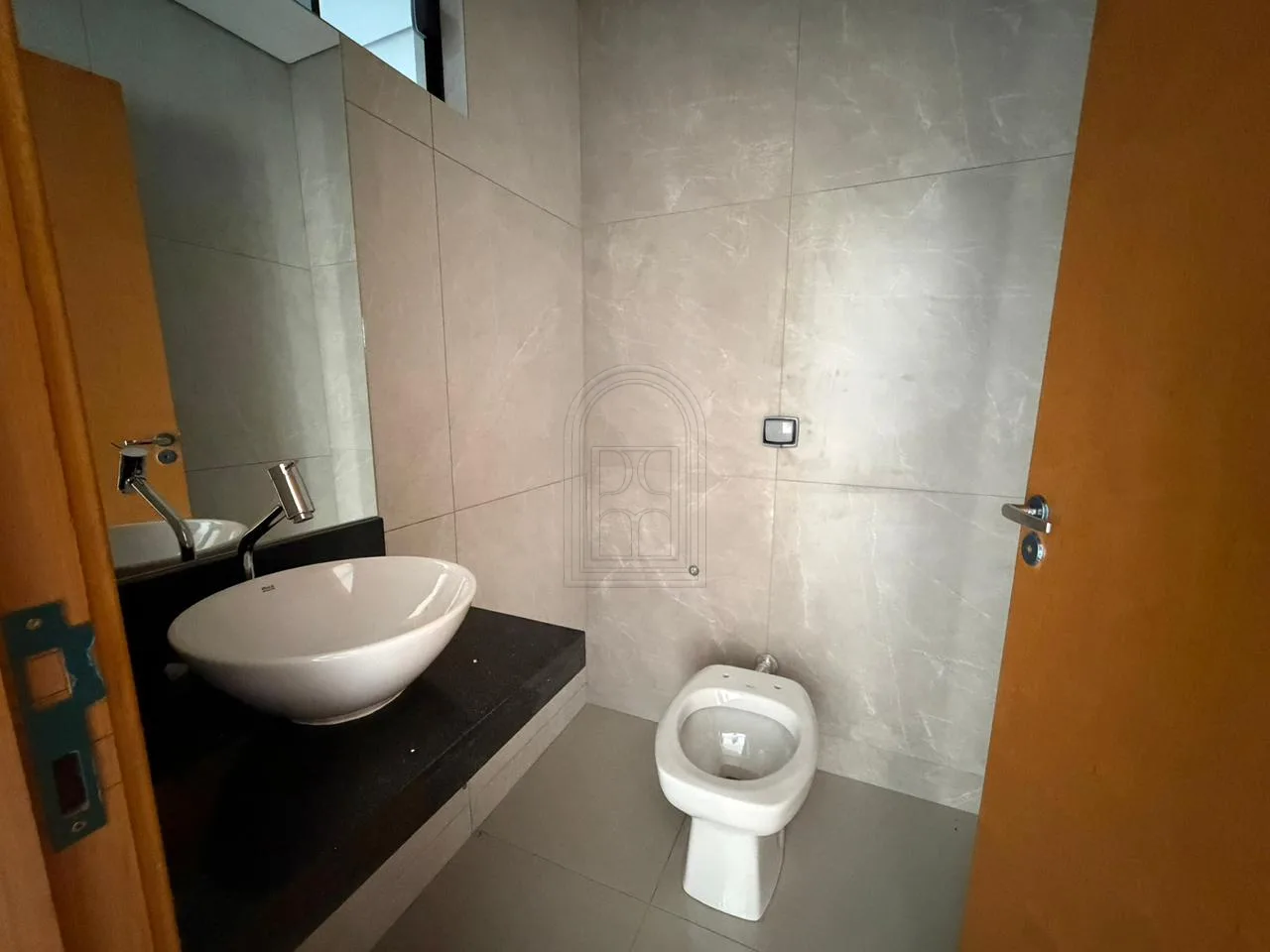 Comprar Casa / Padr&atilde;o em Londrina R$ 800.000,00 - Foto 13