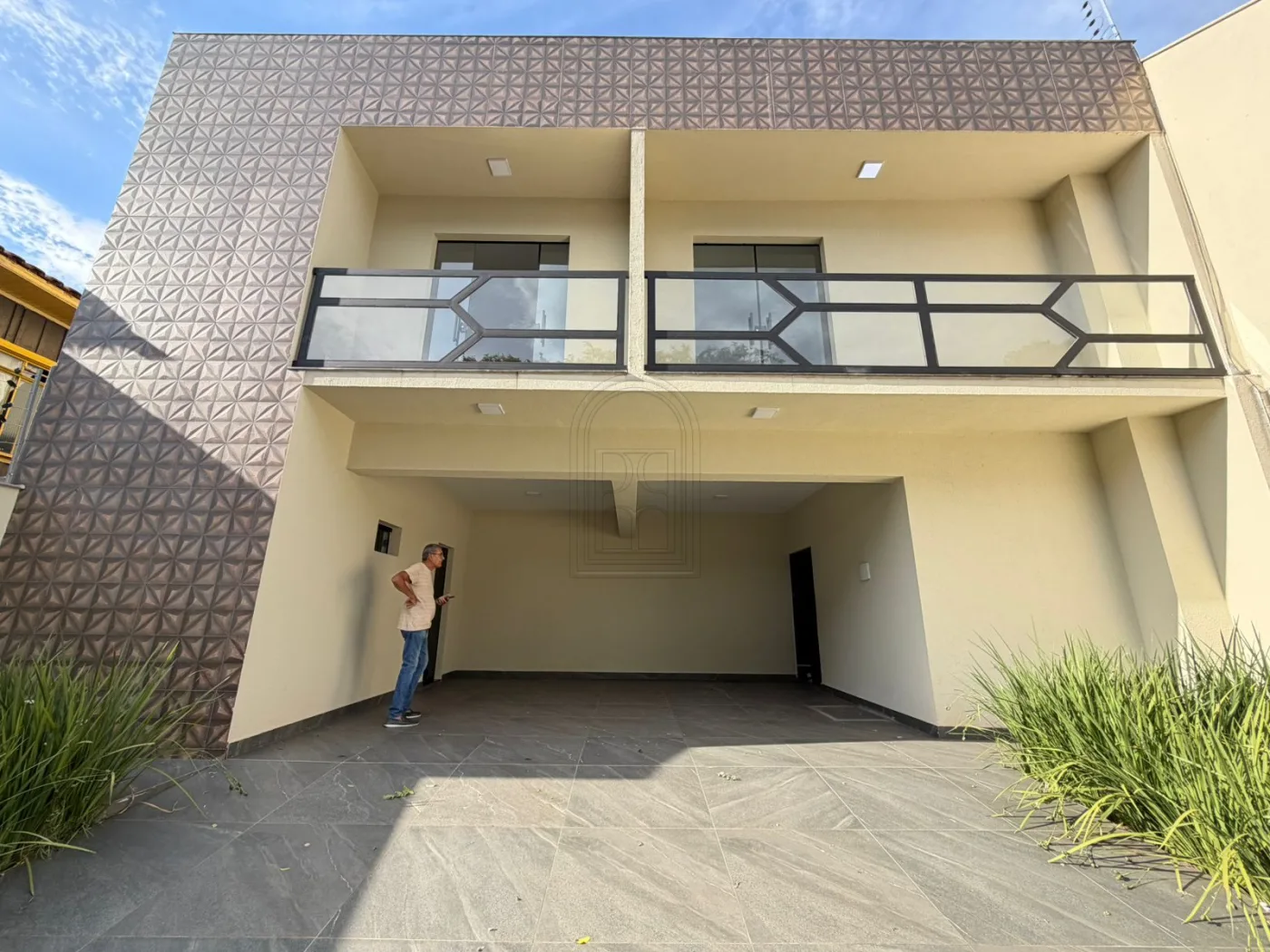 Comprar Casa / Padr&atilde;o em Londrina R$ 750.000,00 - Foto 1