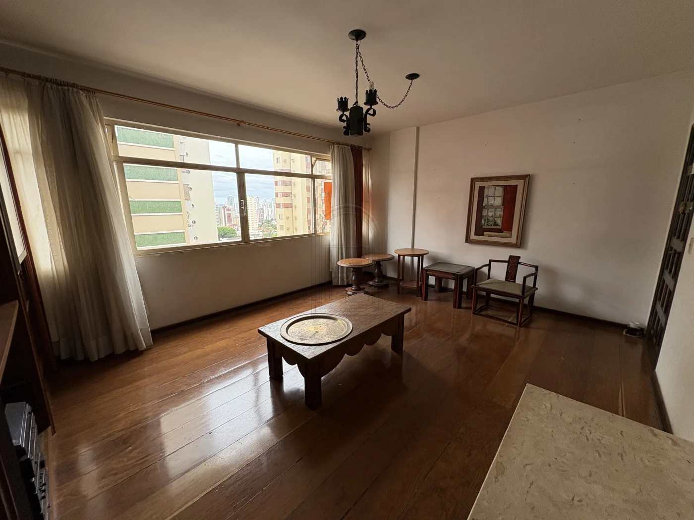 Comprar Apartamento / Padr&atilde;o em Londrina R$ 430.000,00 - Foto 2