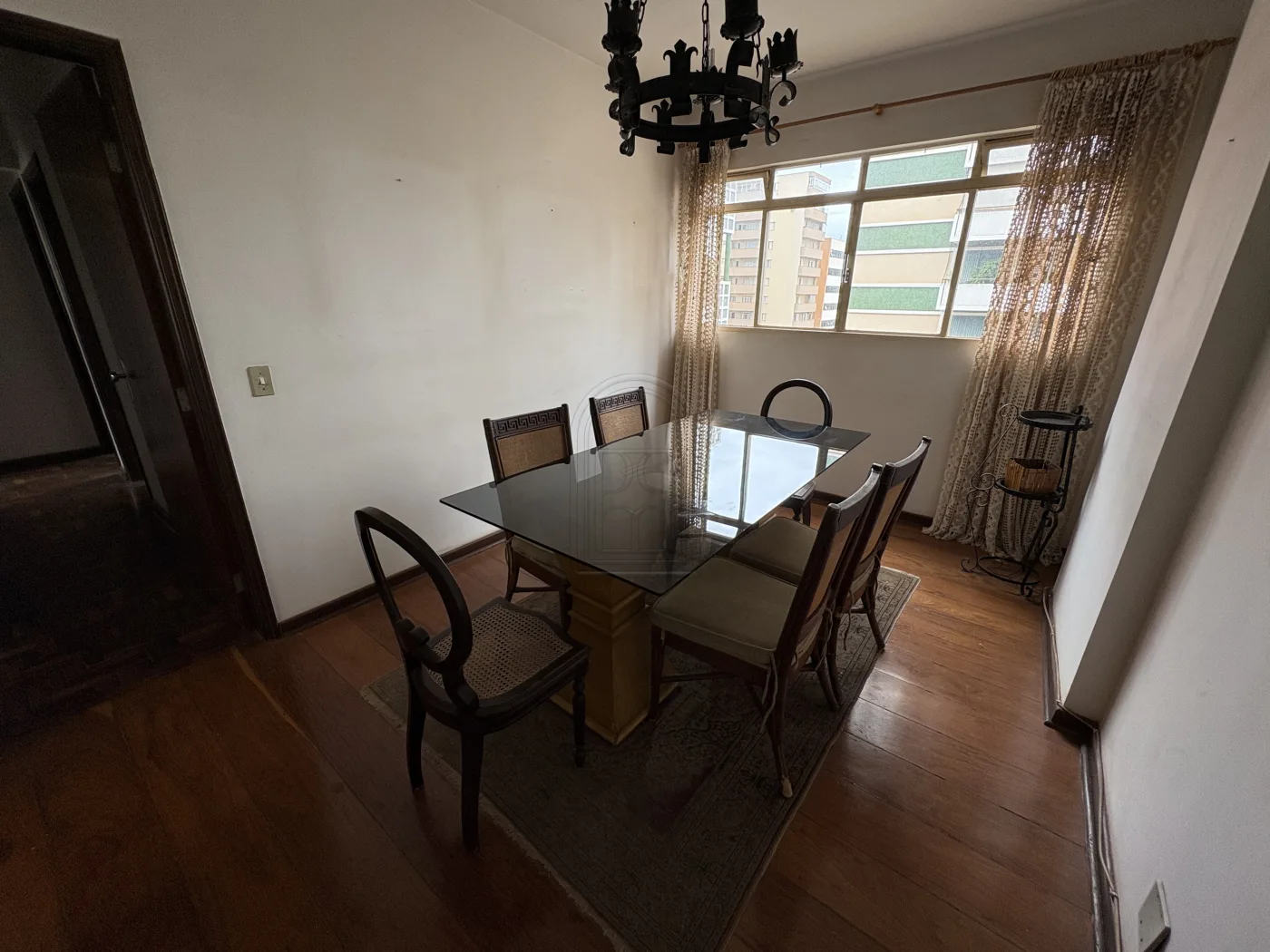 Comprar Apartamento / Padr&atilde;o em Londrina R$ 430.000,00 - Foto 4
