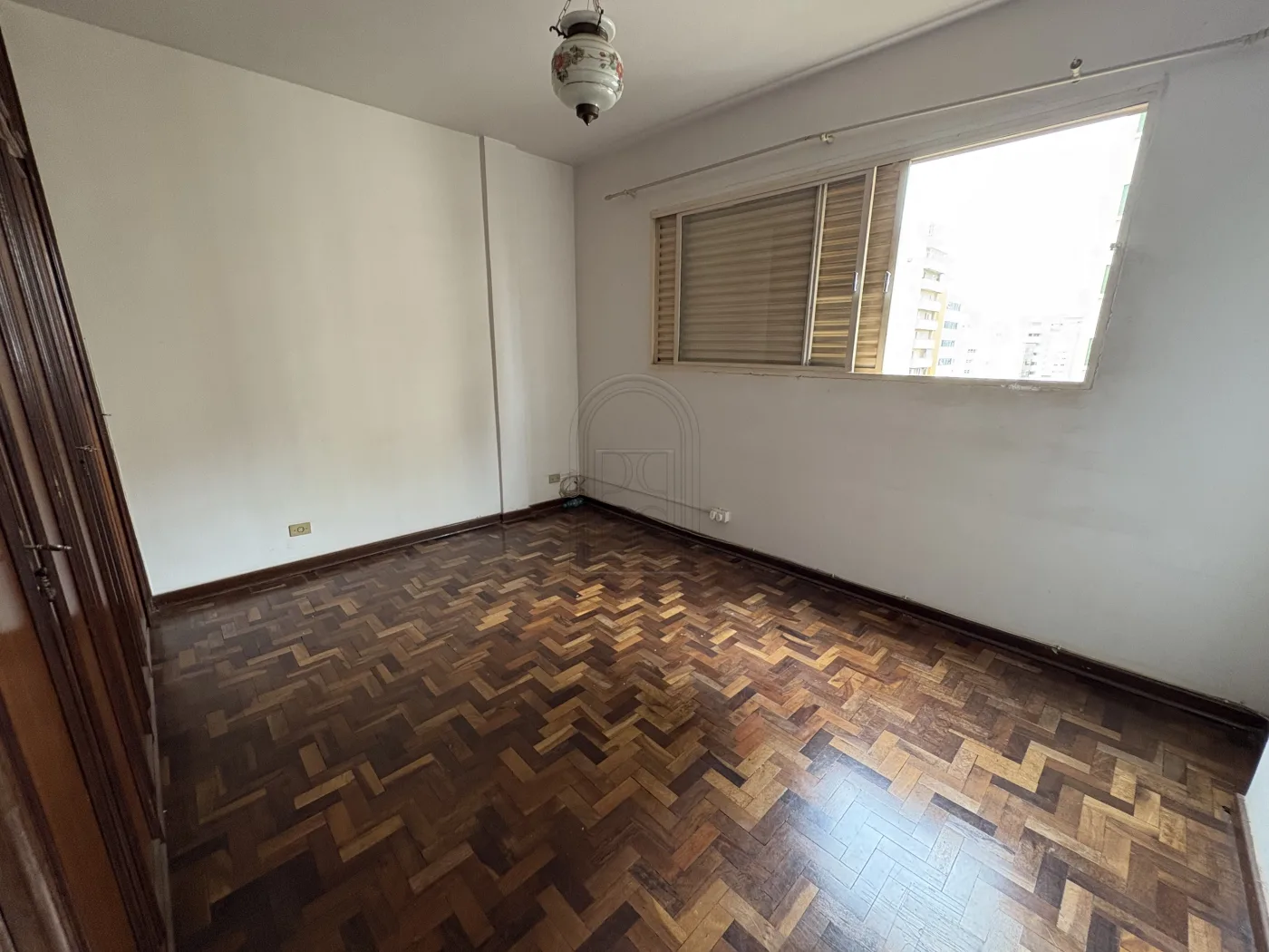 Comprar Apartamento / Padr&atilde;o em Londrina R$ 430.000,00 - Foto 7