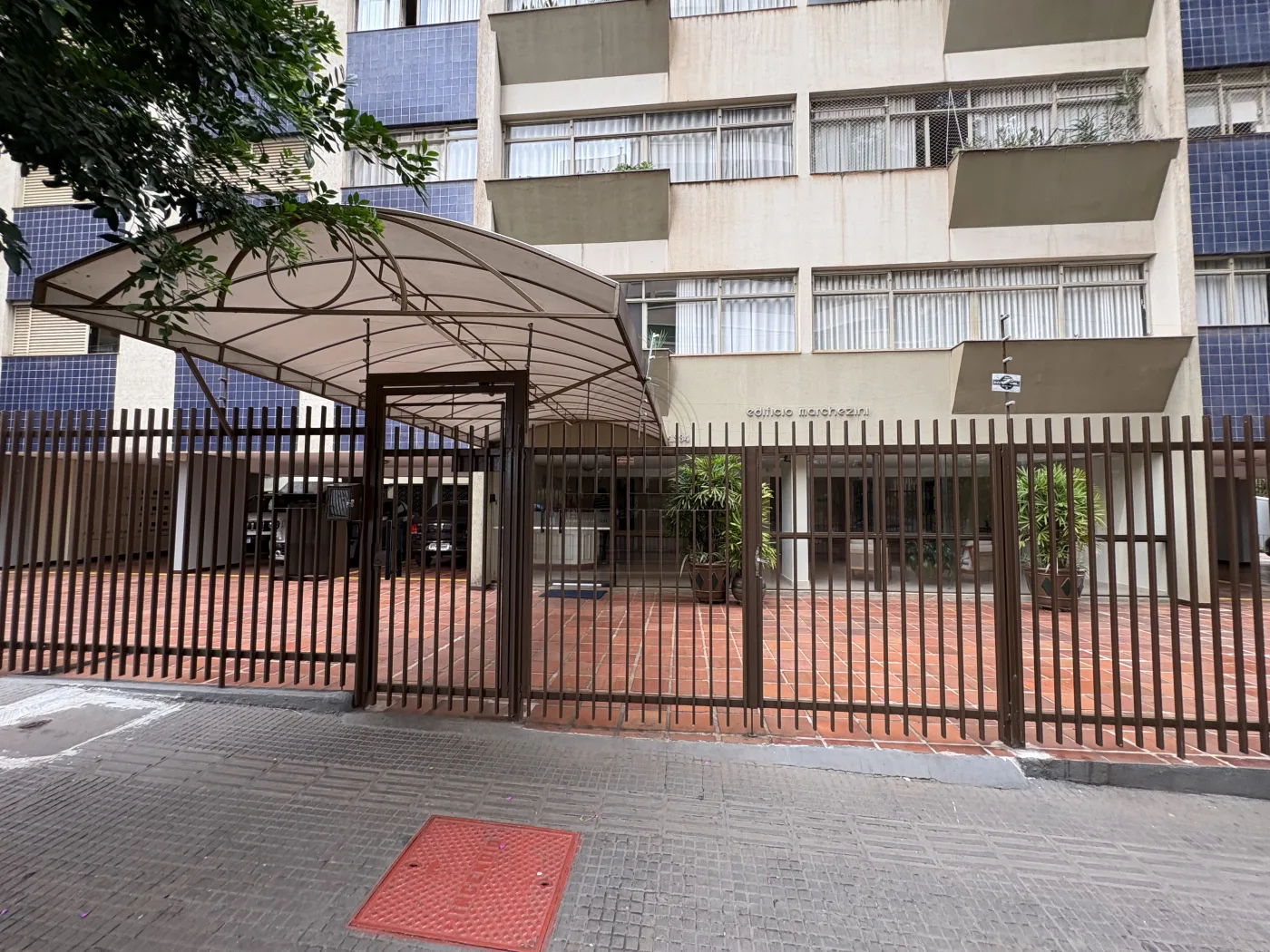 Comprar Apartamento / Padr&atilde;o em Londrina R$ 430.000,00 - Foto 24