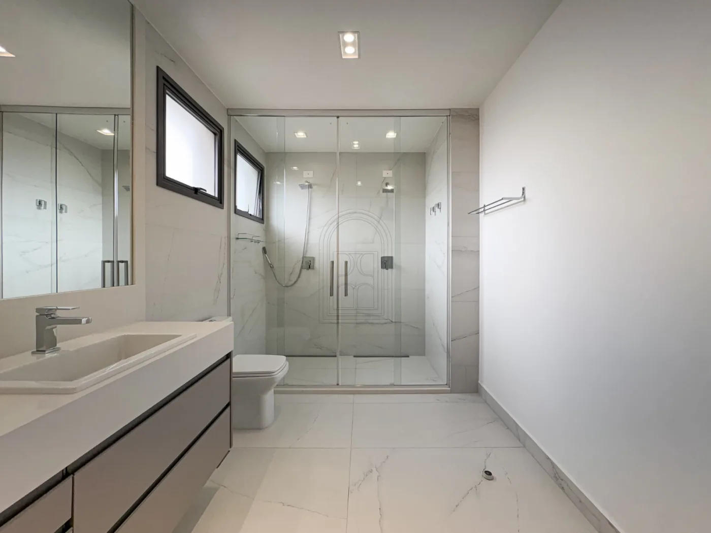 Comprar Apartamento / Padr&atilde;o em Londrina R$ 2.190.000,00 - Foto 17