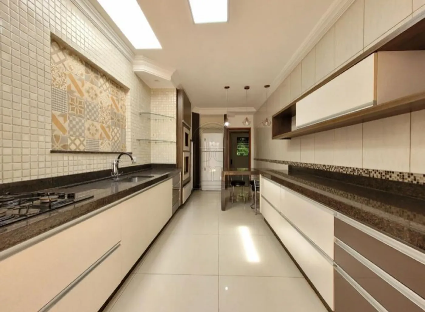 Alugar Apartamento / sobreloja em Maring&aacute; R$ 2.500,00 - Foto 1