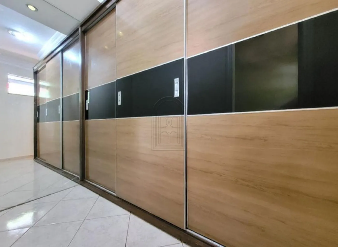 Alugar Apartamento / sobreloja em Maring&aacute; R$ 2.500,00 - Foto 5