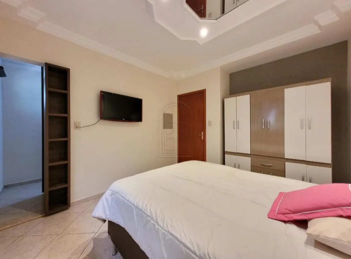 Alugar Apartamento / sobreloja em Maring&aacute; R$ 2.500,00 - Foto 7