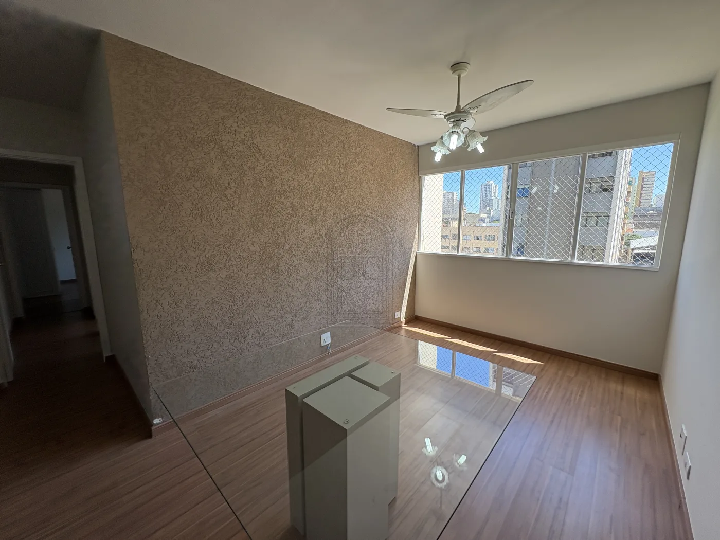 Comprar Apartamento / Padr&atilde;o em Londrina R$ 530.000,00 - Foto 2